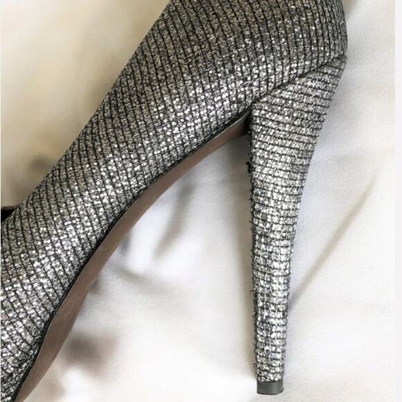 Vera Wang Shimmering Silver Heels - Picture 10 of 13